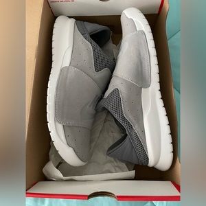 Brand New Men’s Nike Benassi Slip On Size 11